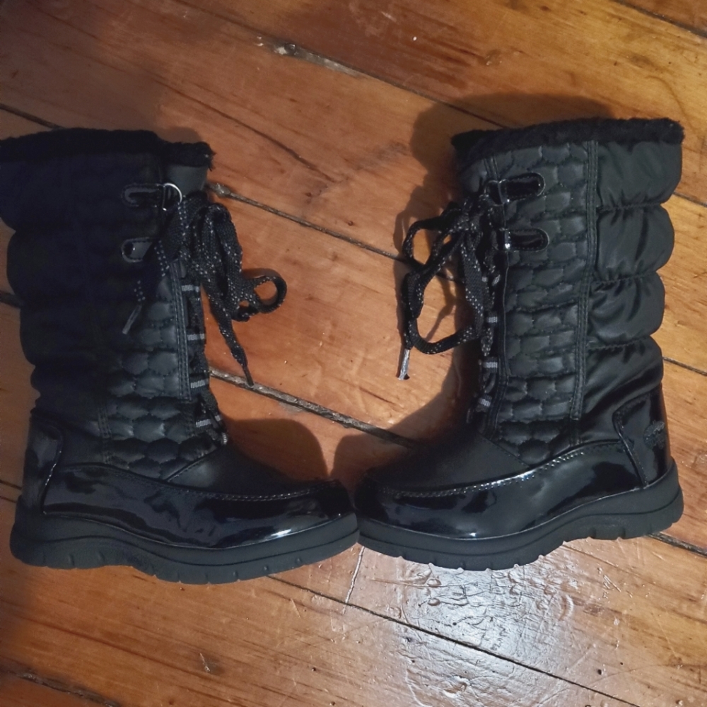 Girl boots by Totes, sz 12